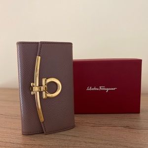 Salvatore Ferragamo leather 6 key case pouch wallet